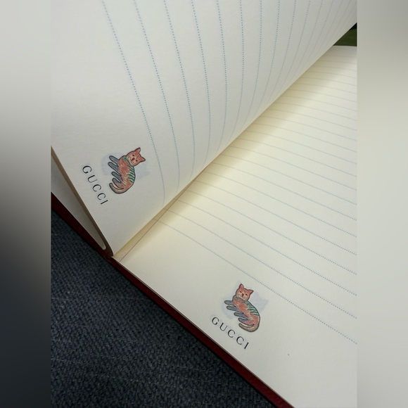 GUCCI supreme hard cover notebook - Picture 9 of 9